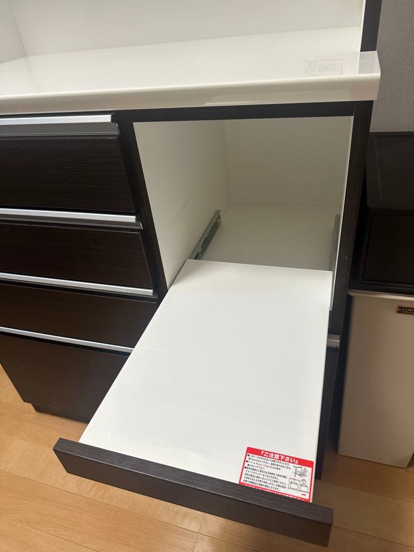 ニトリ　食器棚 ガラス扉付き【送料込み】