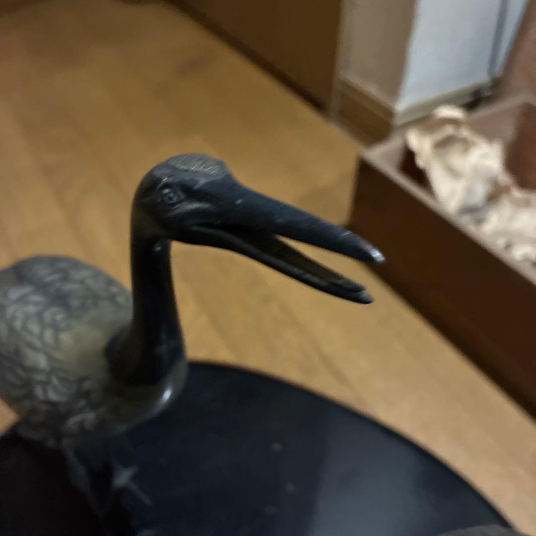 骨董品、縁起物鶴　美術工芸品　古銅色分け青銅　鎌倉山の旧家から出ました