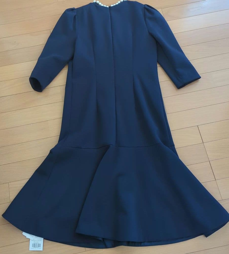 【Yuuna Hirai】ジャスグリッティー　パール付ニットワンピース