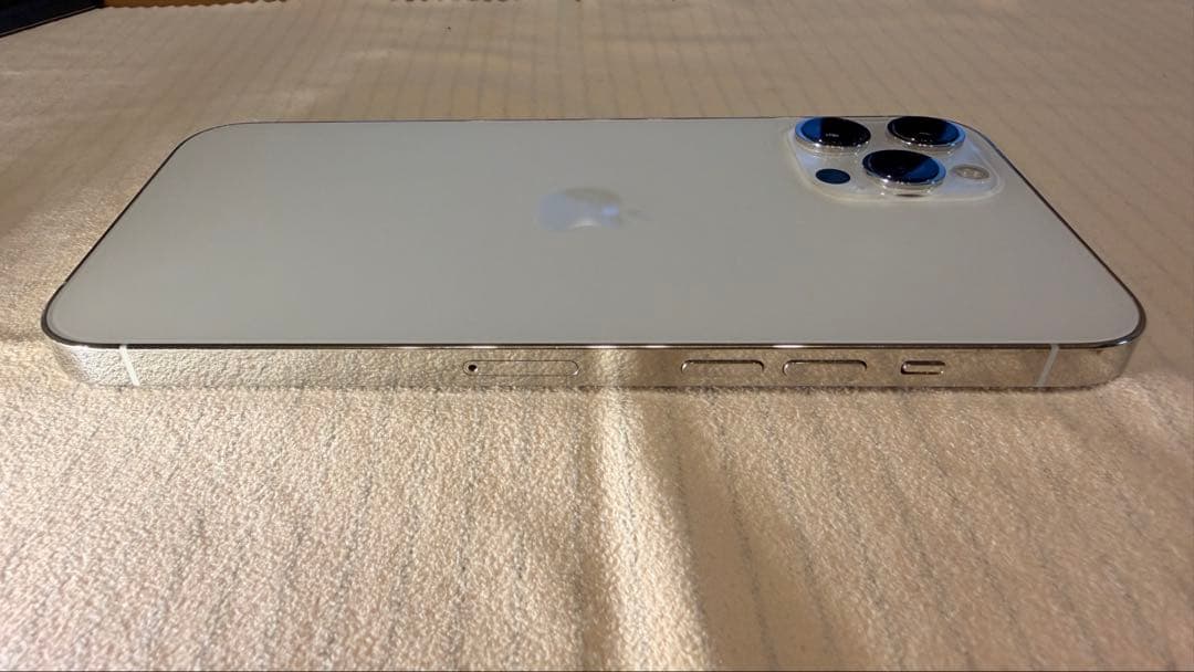 Apple iPhone 12 Pro MAXシルバー 本体