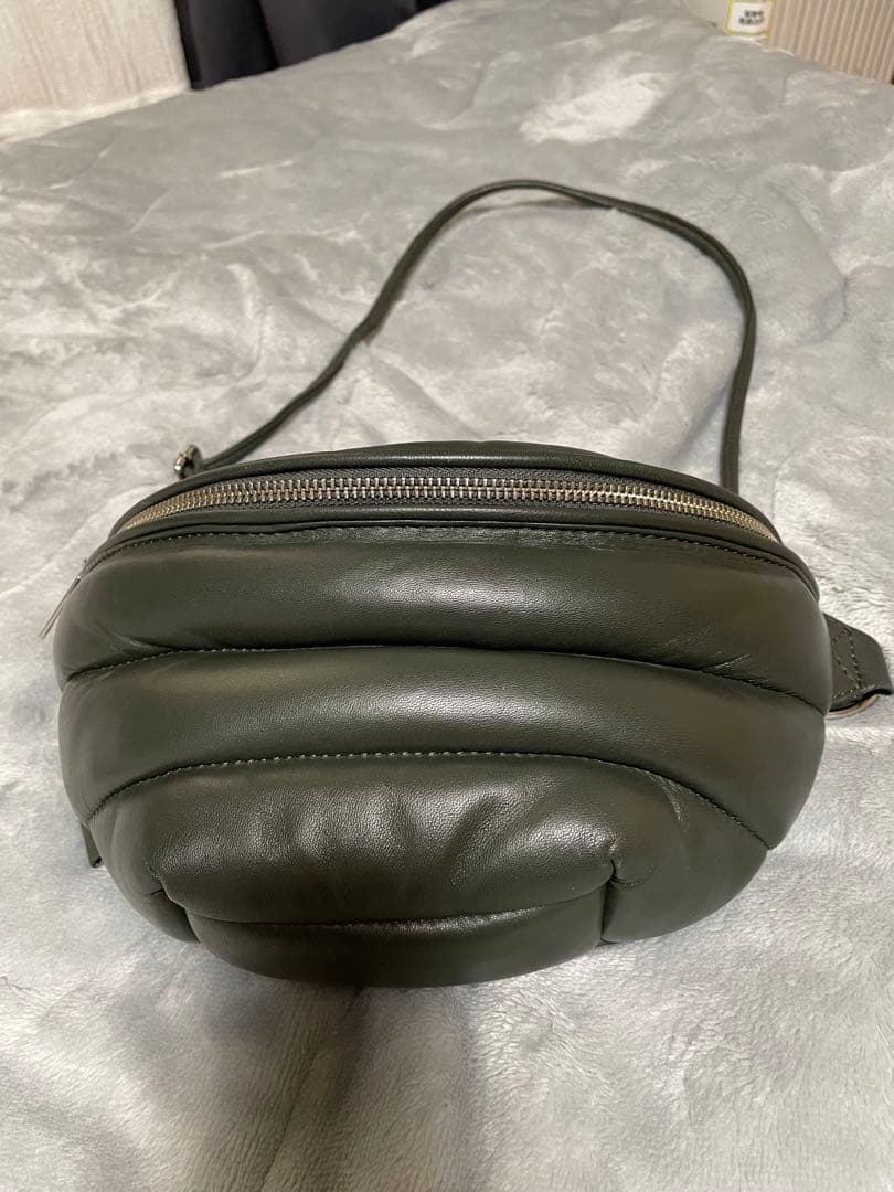 美品マリメッコ　pixie ボディバック　レザー