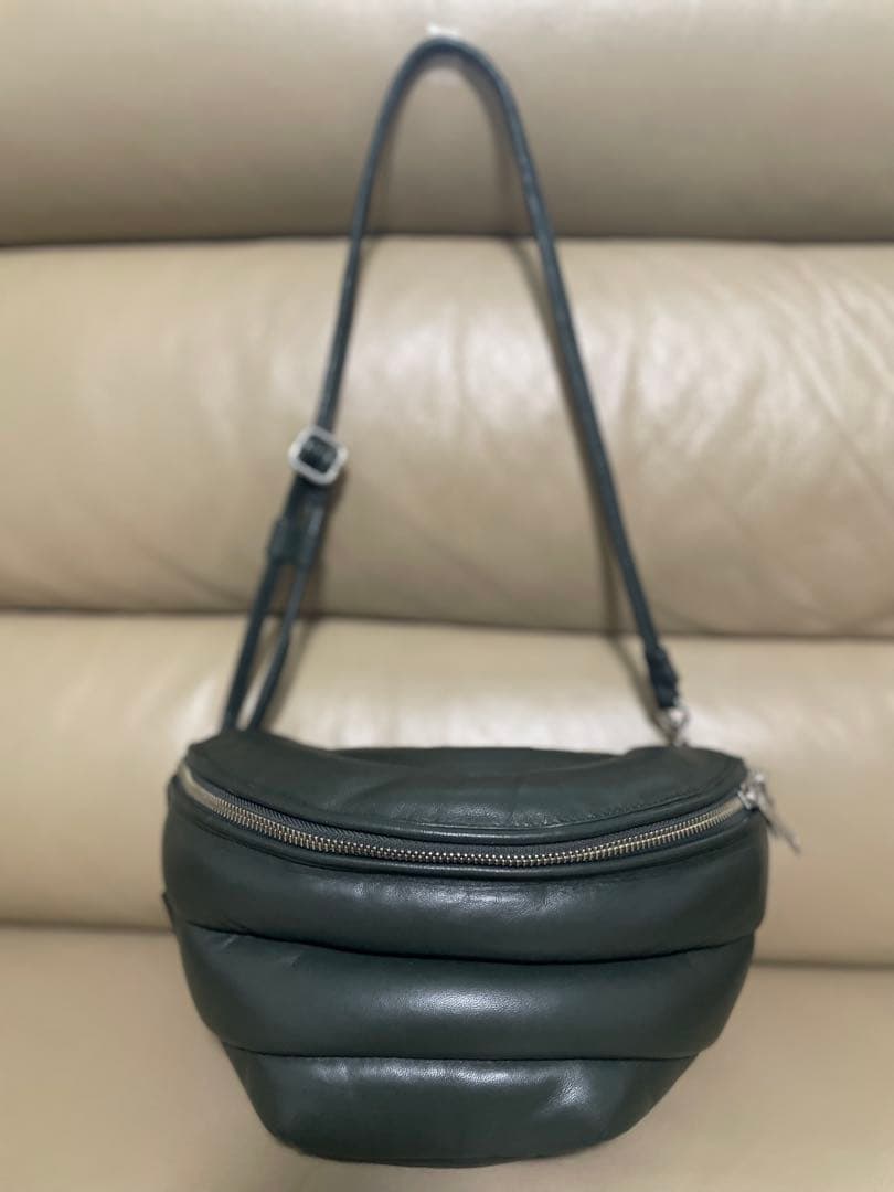 美品マリメッコ　pixie ボディバック　レザー