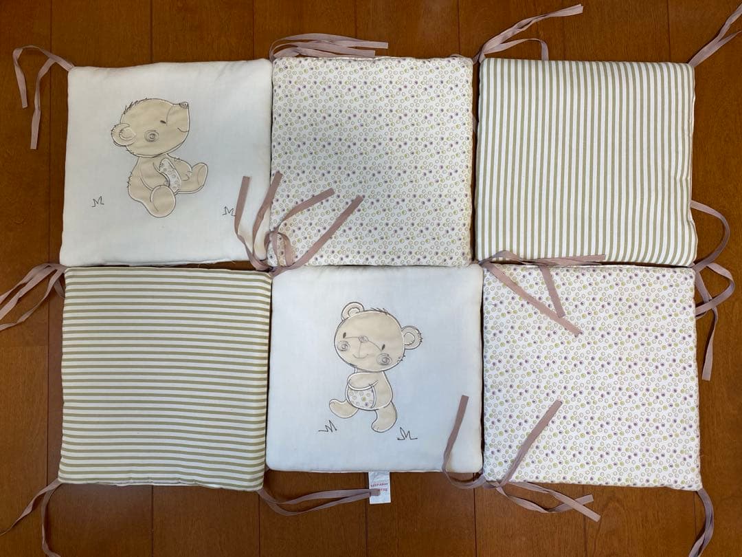 ディモワ 10mois キャノピー付きベビーベッド、布団付き