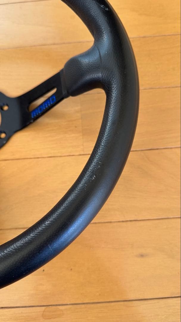 momo ドリフティング ステアリング