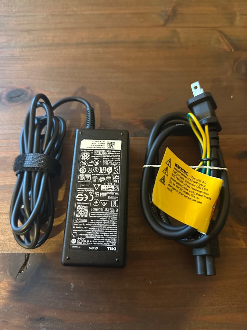 未使用に近い Dell 14 Core i3 8GBメモリ 512GB SSD