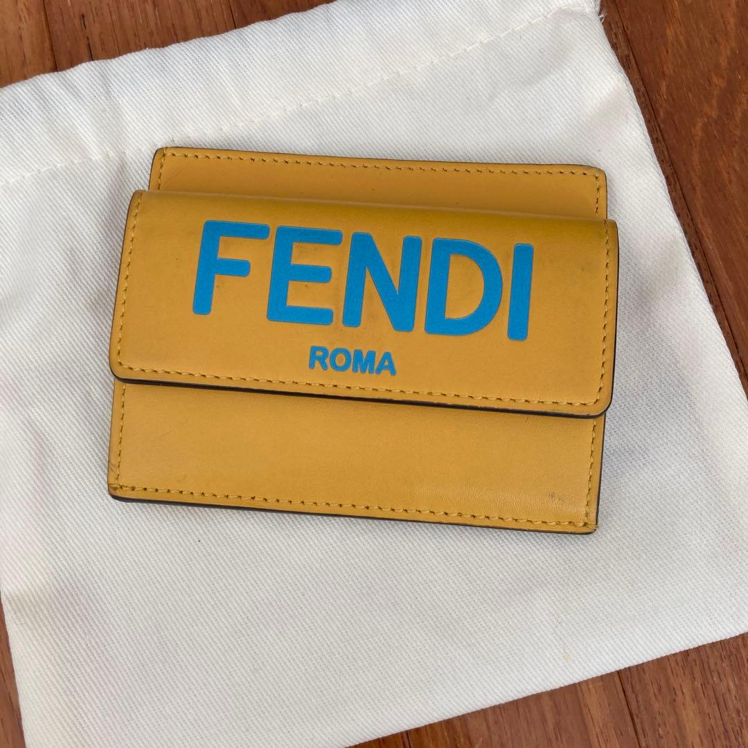 【値下げ中】FENDI デカロゴ ミニ財布 レザー イエロー