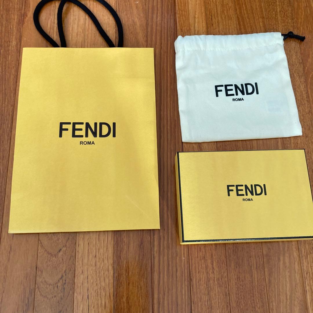 【値下げ中】FENDI デカロゴ ミニ財布 レザー イエロー