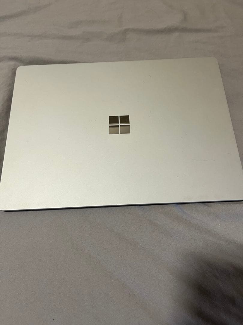 surface ラップトップ　1769