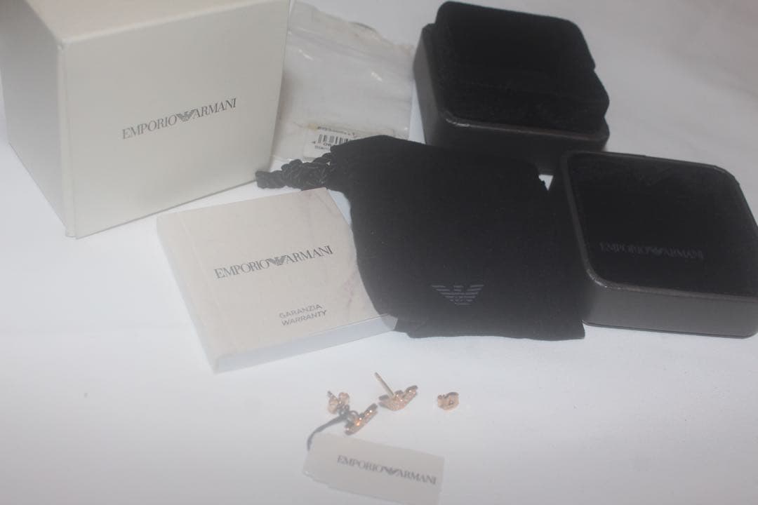 EMPORIO ARMANI エンブレムピアス 両耳