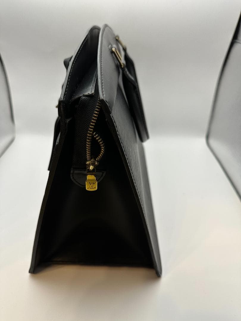 LOUIS VUITTON ✨　ルイヴィトン　エピ