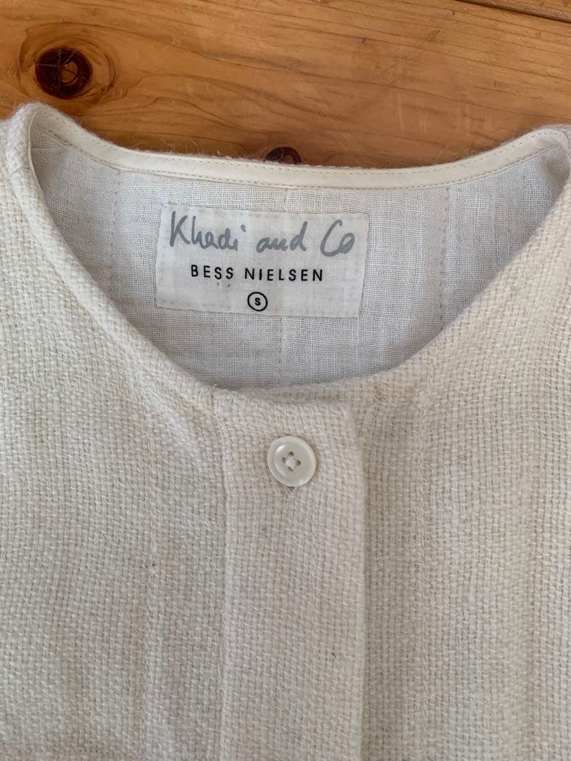 Khadi and Co Bess Nielsen アイボリーベスト