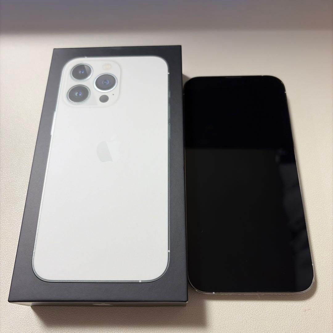 カ*ン様 Apple iPhone 13 Pro シルバー　256gb