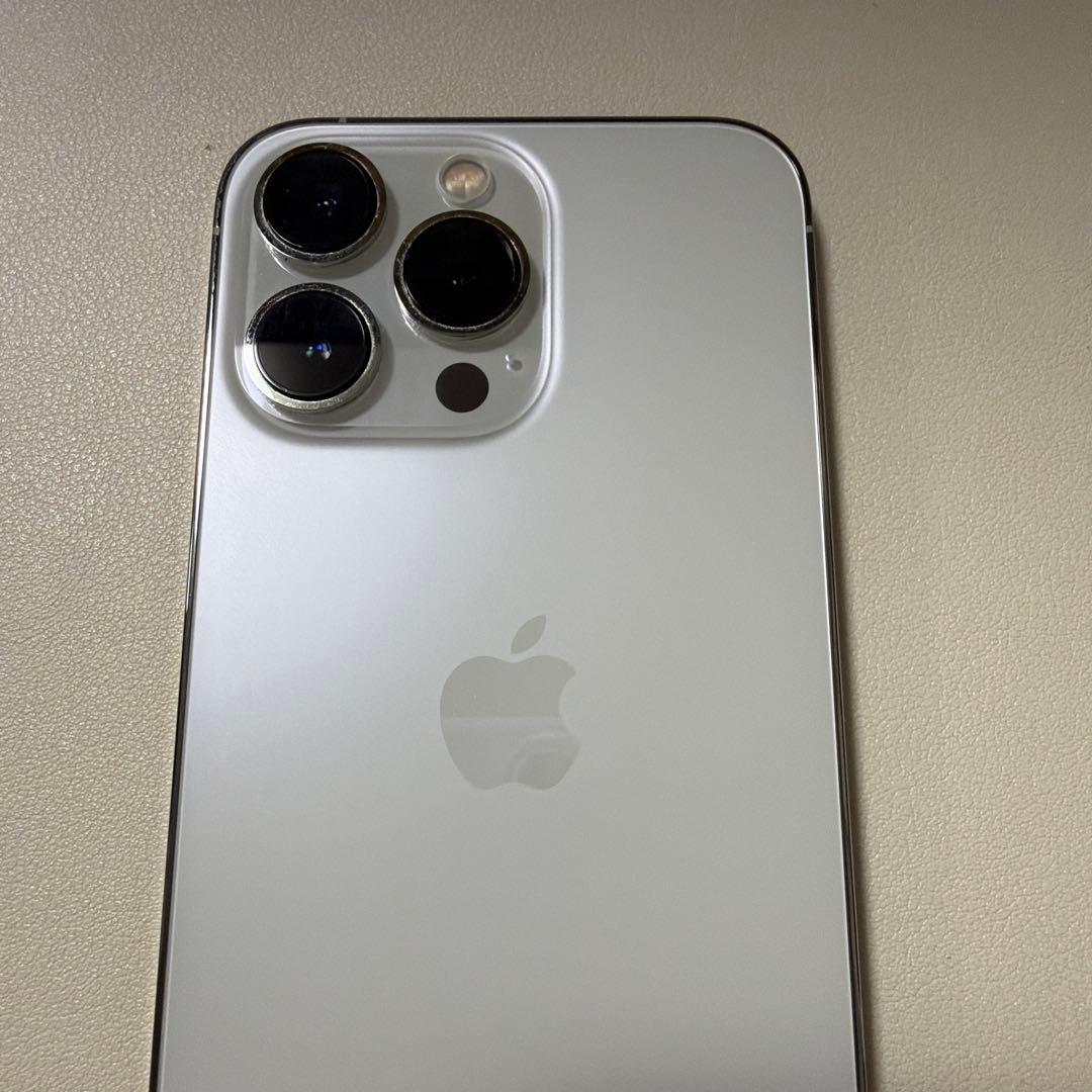 カ*ン様 Apple iPhone 13 Pro シルバー　256gb