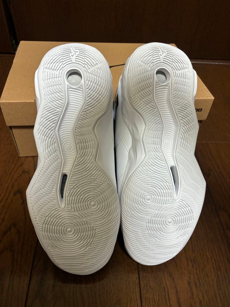 新品未使用　ミズノウェーブディメンション　26.5 バレーボールシューズ