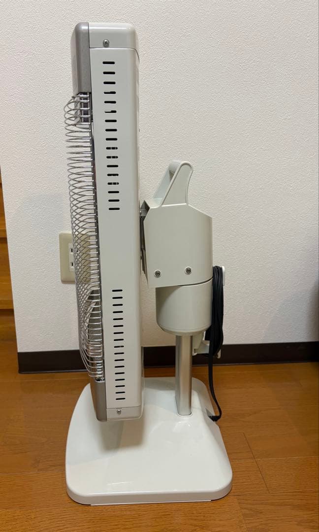 コロナ　遠赤外線電気ストーブ　コアヒート　AH-128R　2018年製