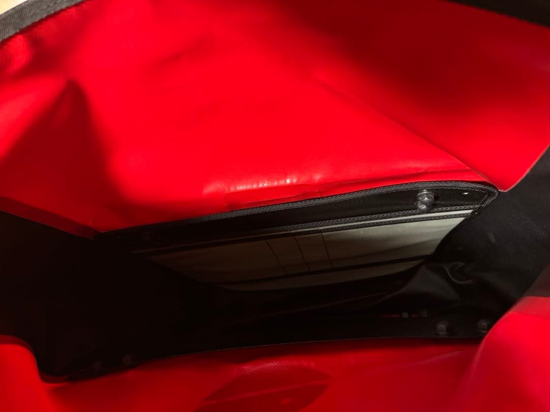 オルトリーブ メッセンジャーバッグ　赤