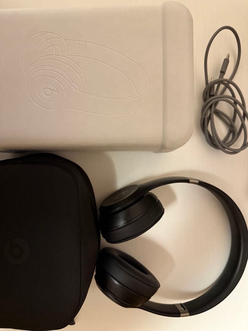 Beats Solo4 ヘッドフォン　ブラック