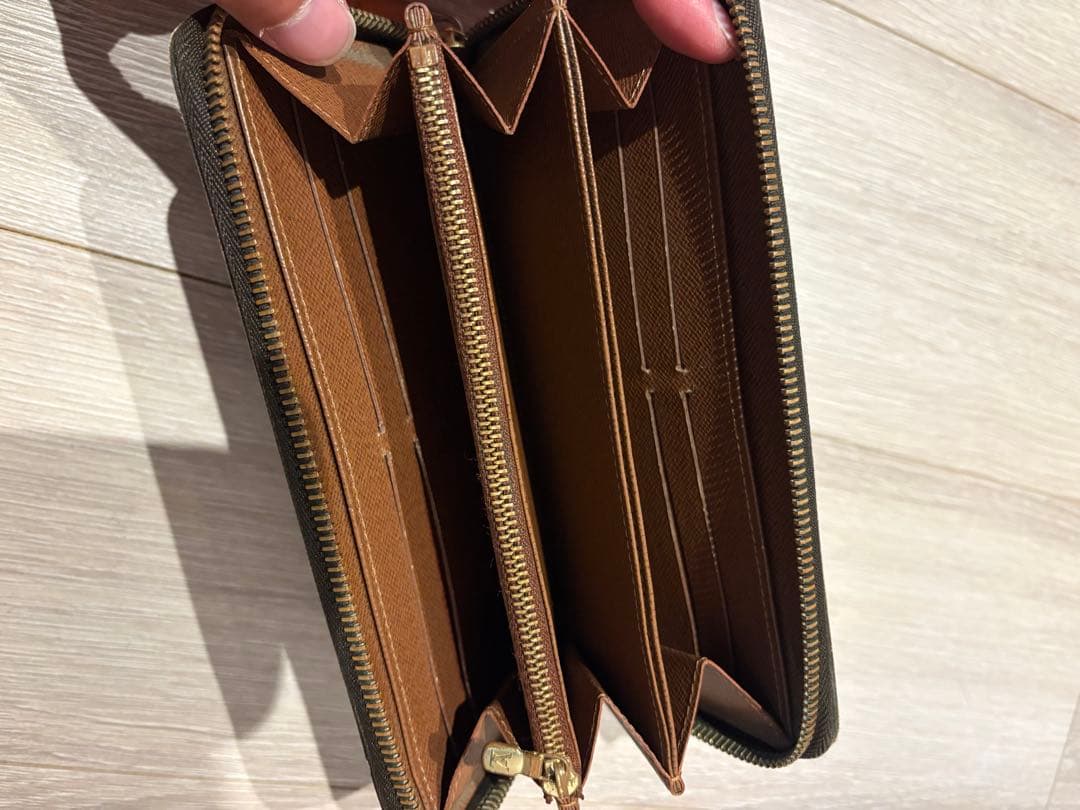 ルイヴィトン　ジッピーウォレット（モノグラム）