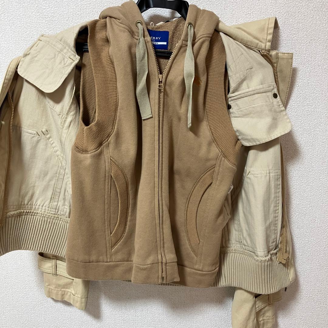 【美品 】希少バーバリーブルーレーベル2wayフードベスト付きベージュジャケット