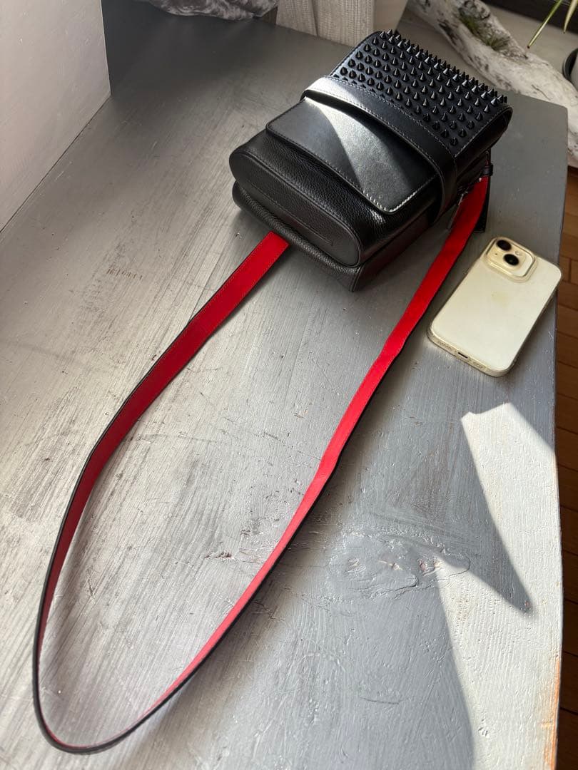 スタッズデザイン ショルダーバッグ