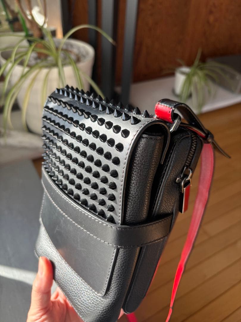 スタッズデザイン ショルダーバッグ