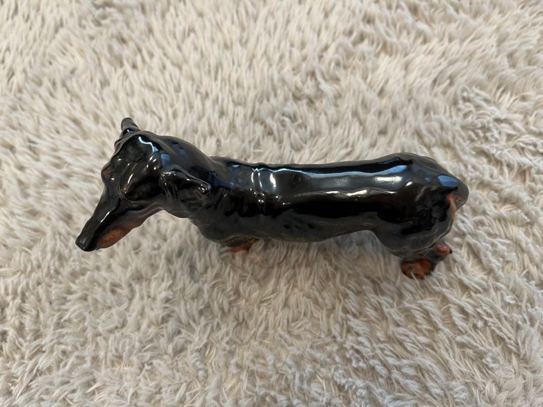   ロイヤルドルトン　ダックスフンド 陶器 置物