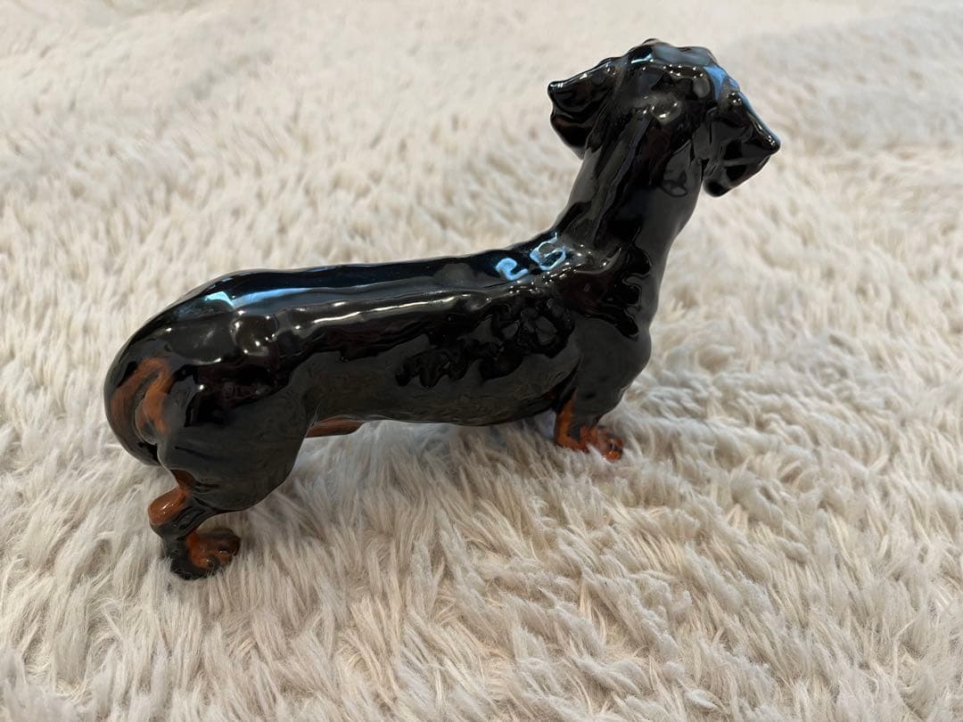   ロイヤルドルトン　ダックスフンド 陶器 置物