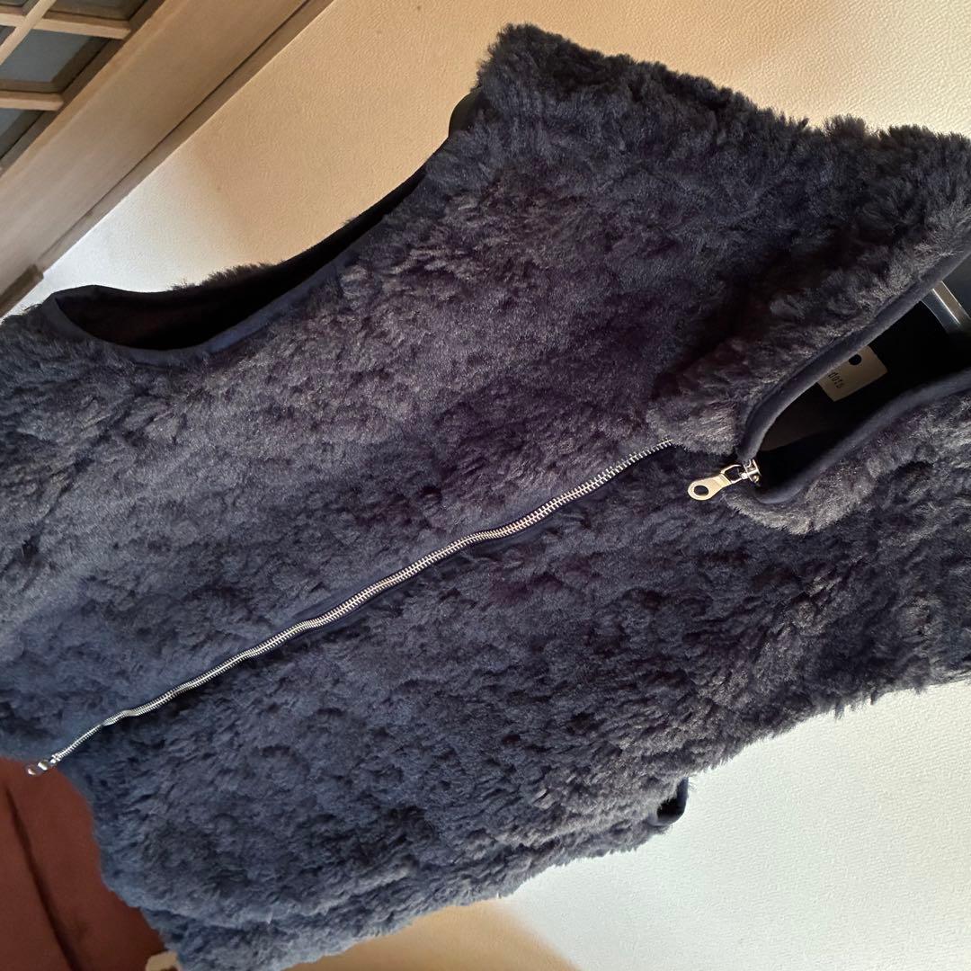 three dotsアップサイクル エコファー ジップベスト　定価4万円