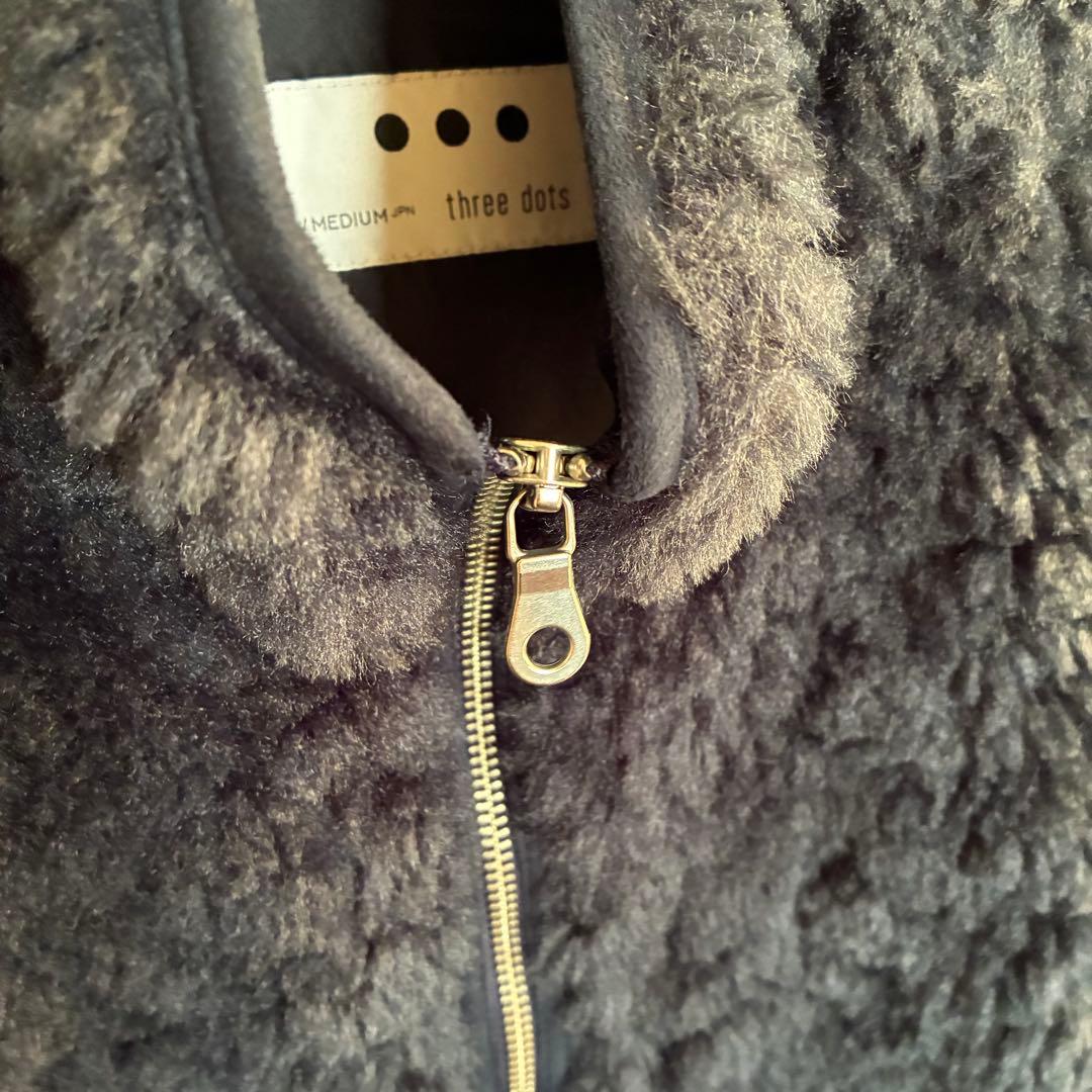 three dotsアップサイクル エコファー ジップベスト　定価4万円
