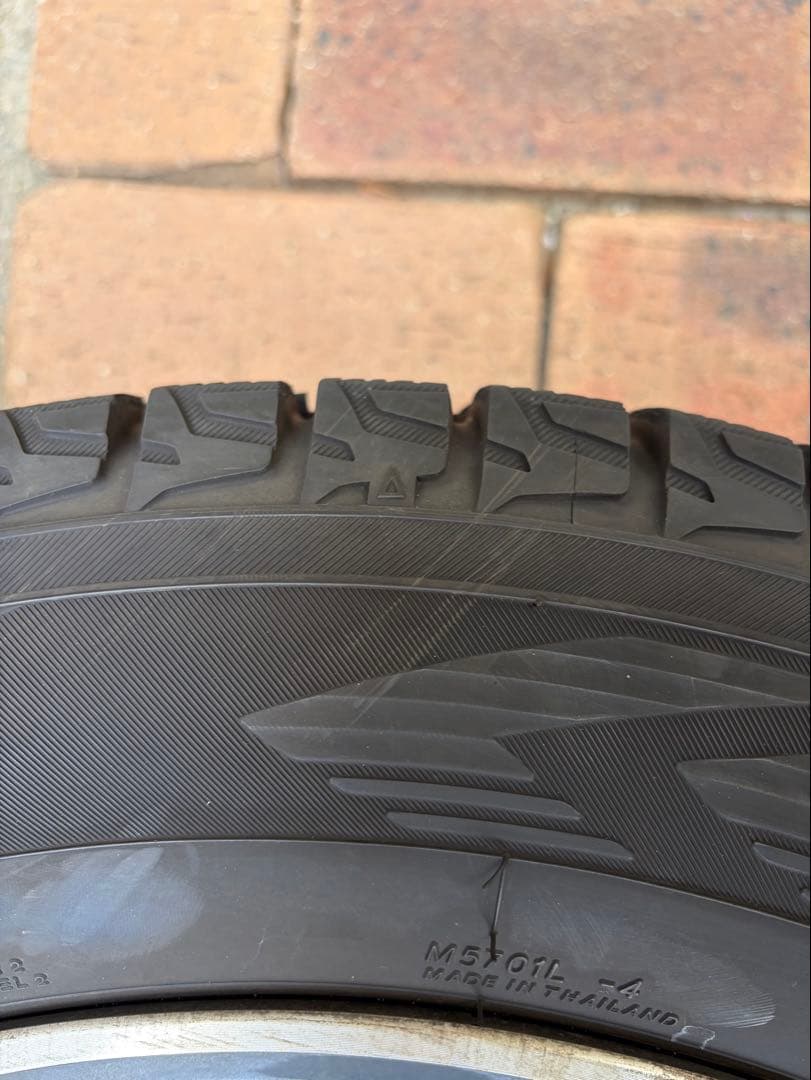 ヨコハマタイヤ　アイスガード　225/60R17 アルファードスタッドレスタイヤ