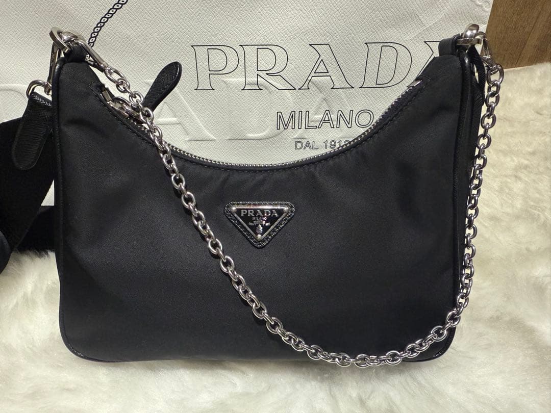 プラダ Re-Edition 2005 Re-Nylon バッグ