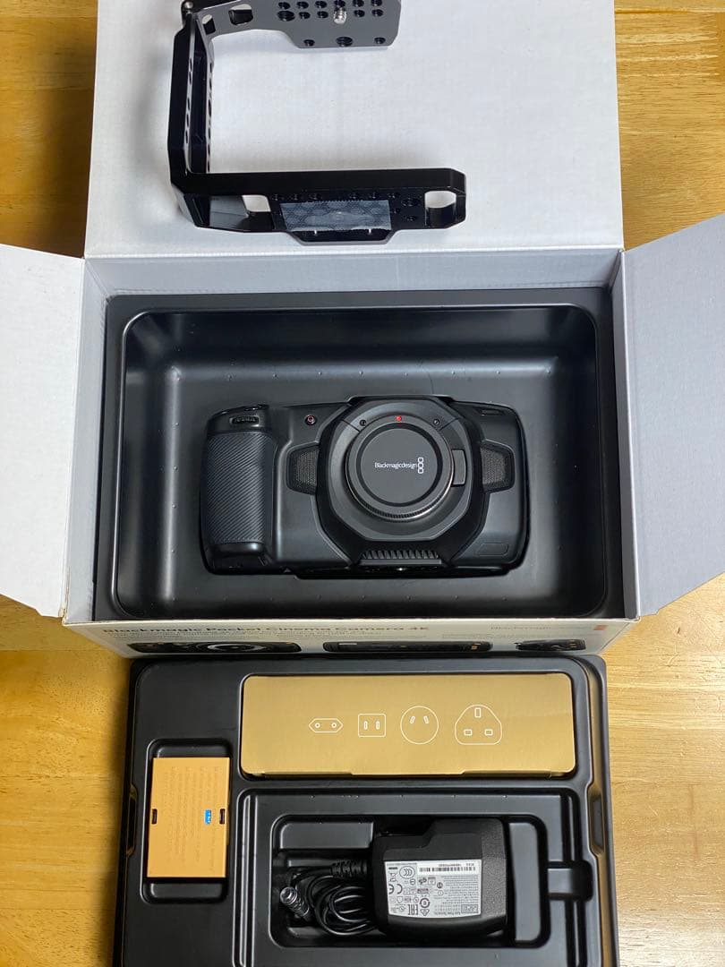 美品　BMPCC 4K 外部電源アダプター付ハーフゲージ付