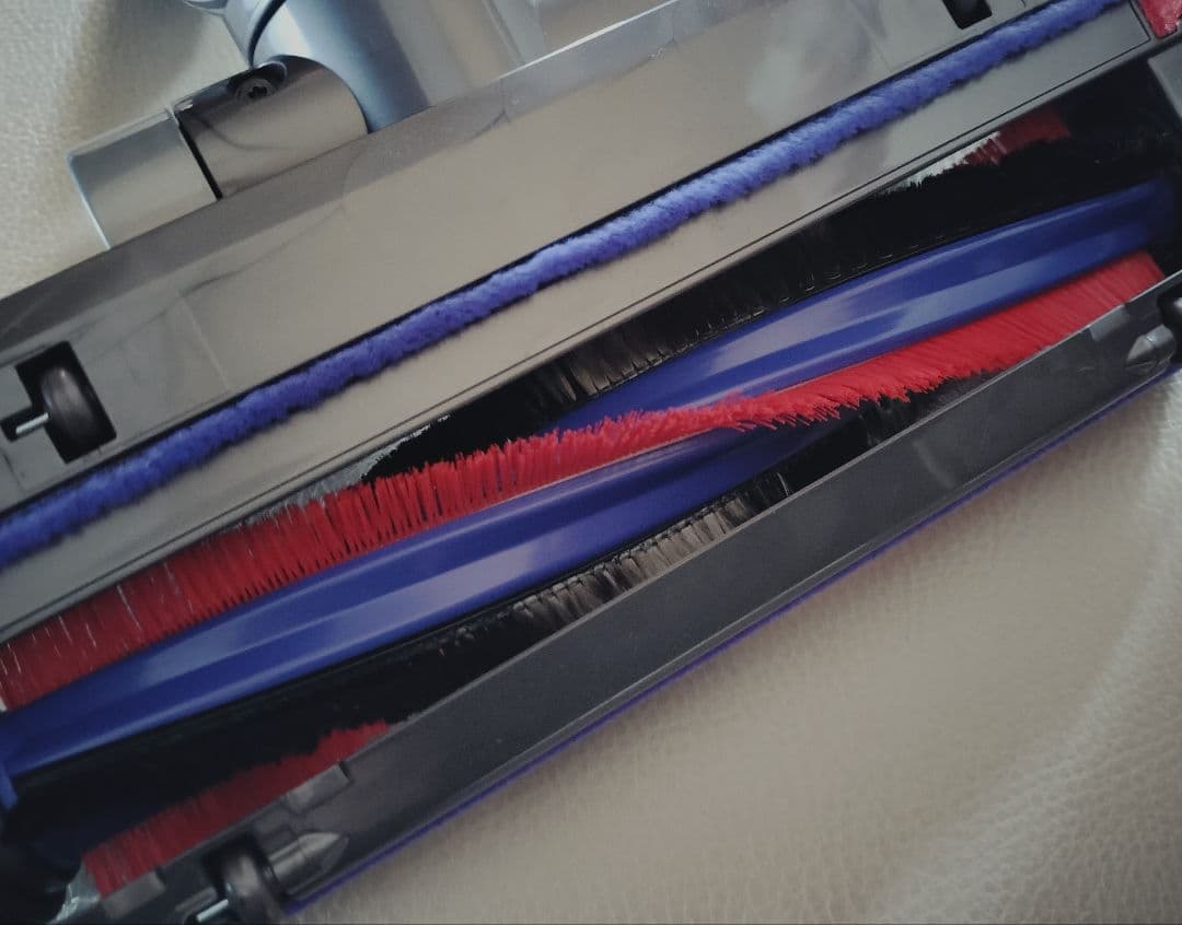 【新品未使用】Dyson カーボンファイバーブラシ　DC48