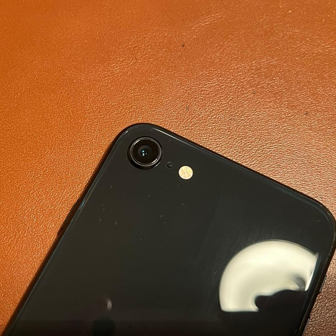 iPhone SE 第2世代 64GB ブラック バッテリー92%