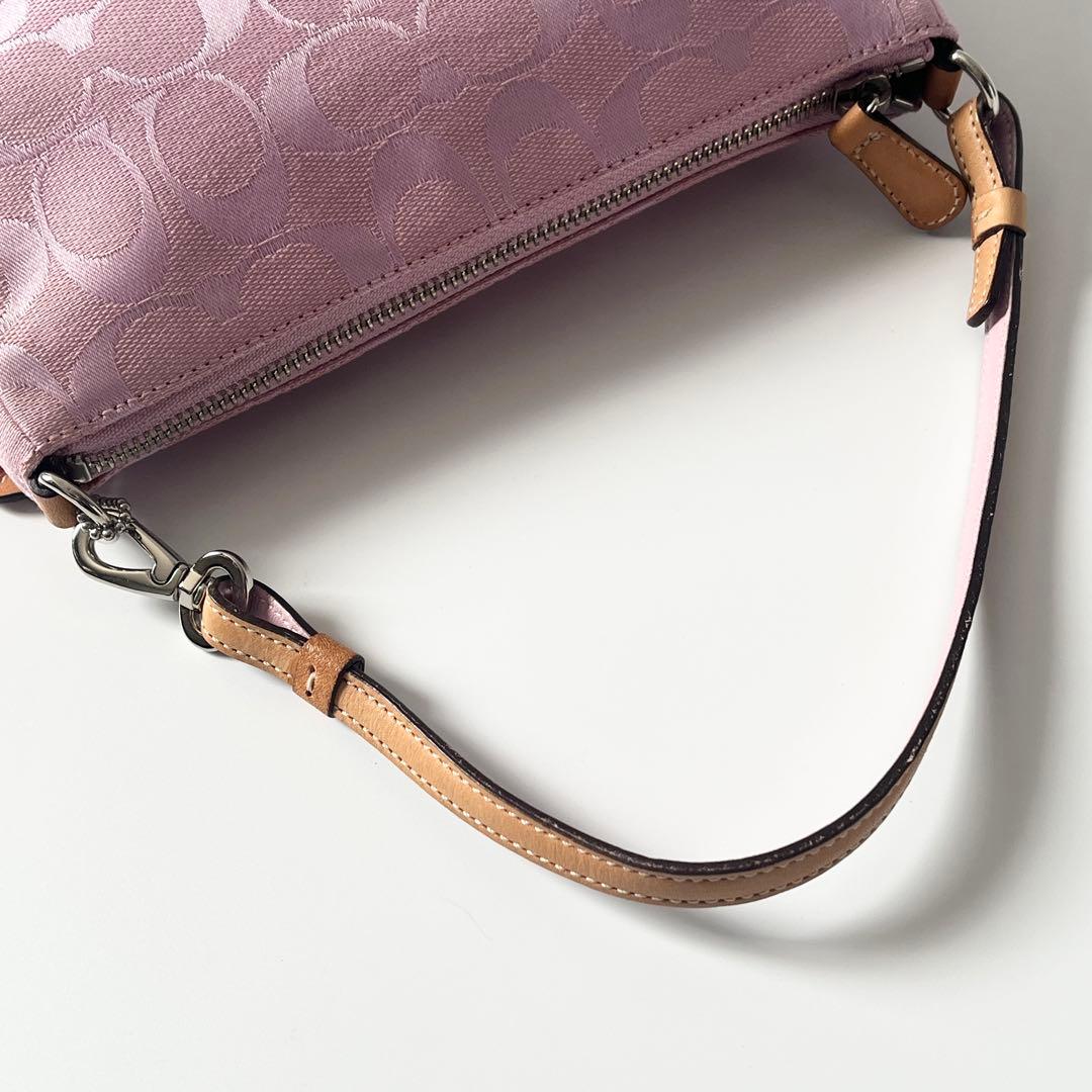 コーチ　アクセサリーポーチ　シグネチャー　キャンバス　レザー　ピンク　ベージュ