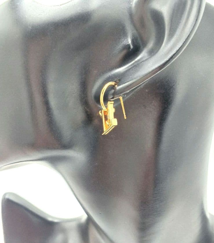 ヴィトン Louis Vuitton LVロゴ フローラ ピアス(ゴールド)