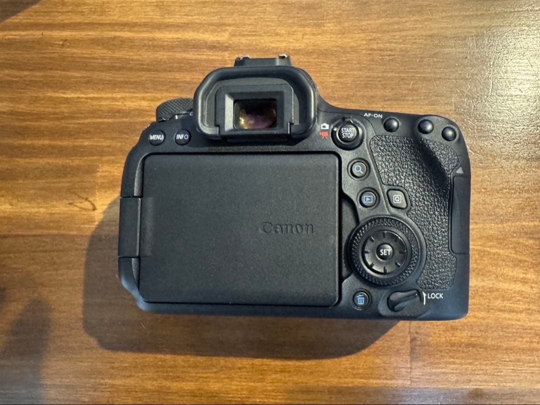 Canon EOS 6D Mark II ボディー EOS6DMK2