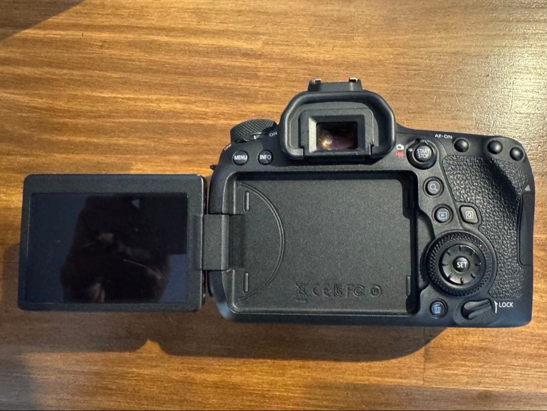 Canon EOS 6D Mark II ボディー EOS6DMK2