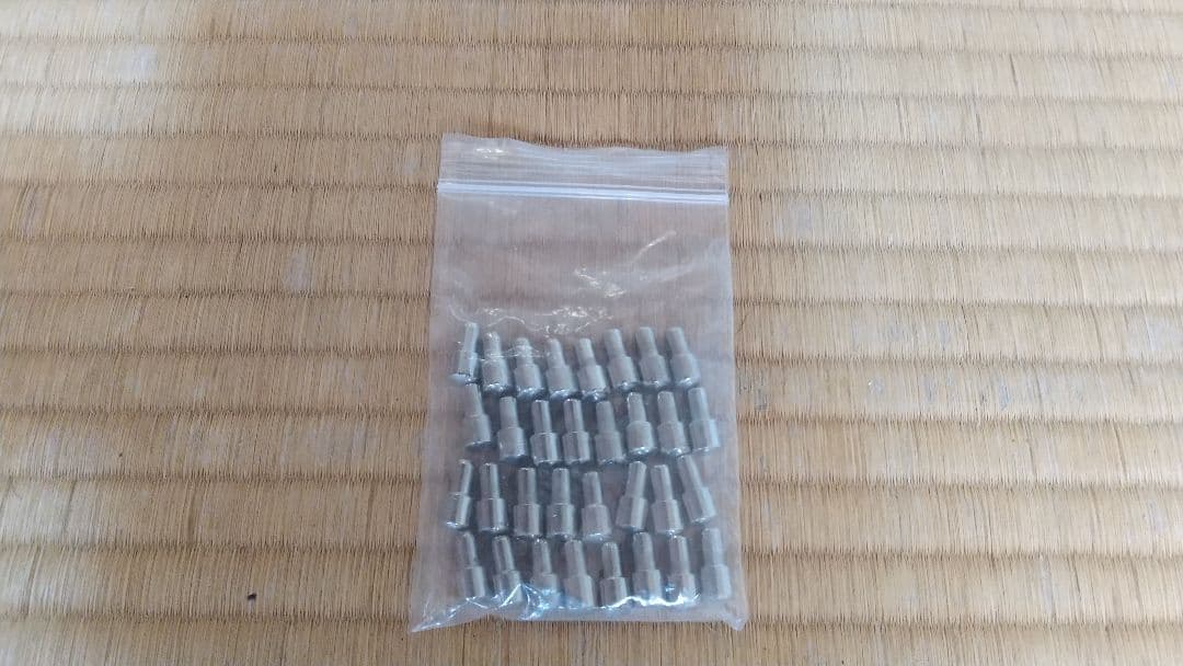 ☆キャビネット ホワイト 棚板8枚&棚ダボ32個付き☆