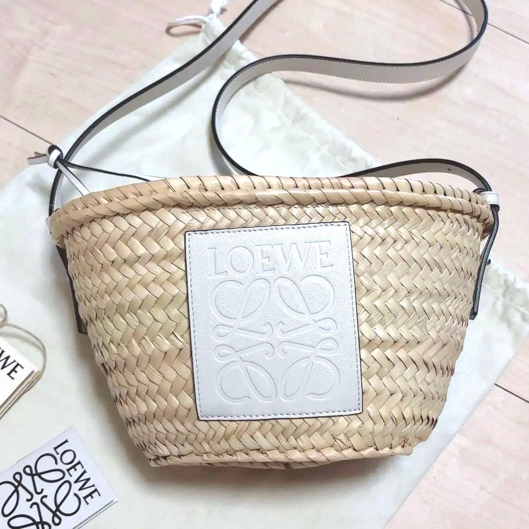LOEWE ロゴ入り かごバッグ
