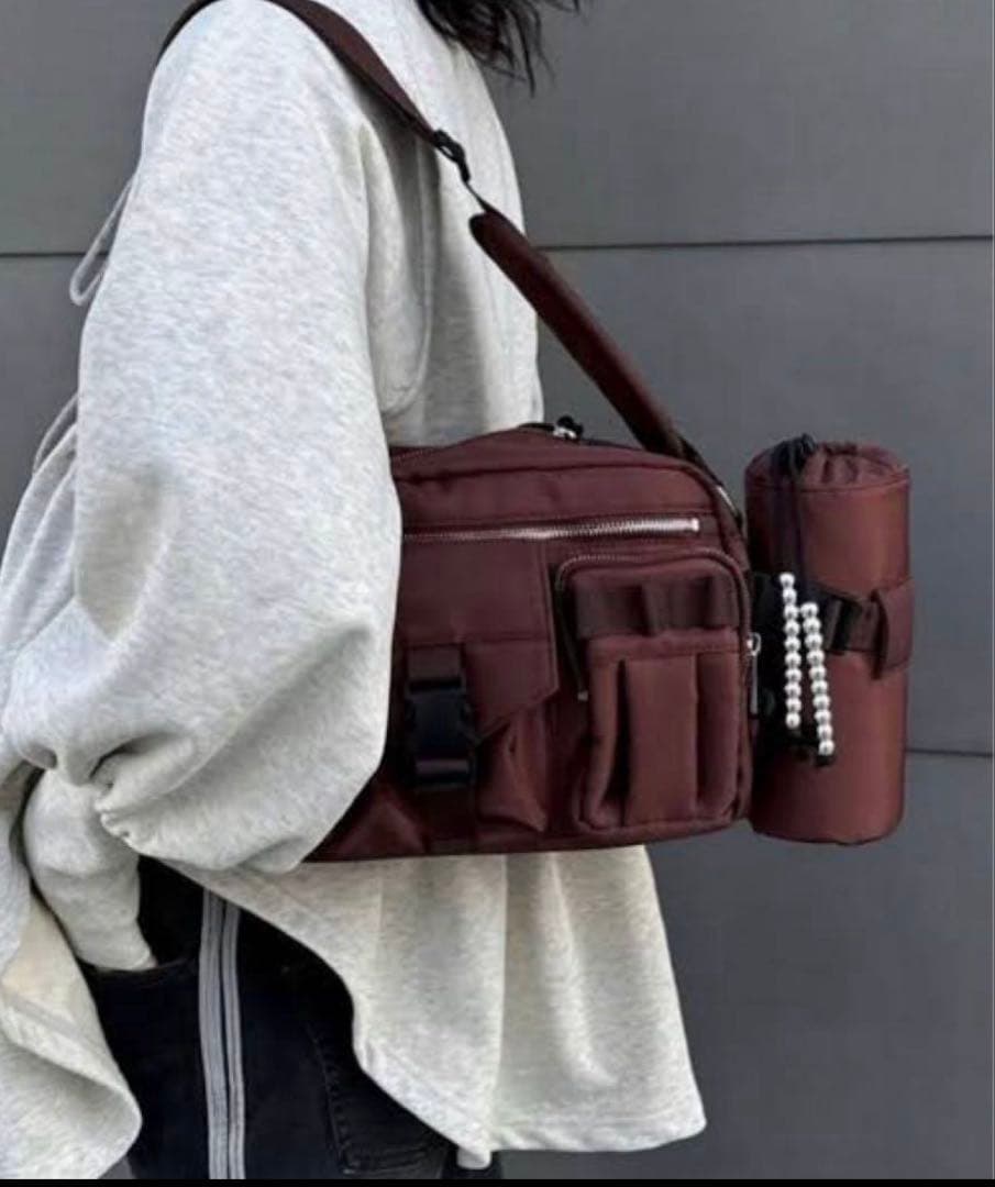 完売Ameri USEFUL MILITALY SQUARE BAG