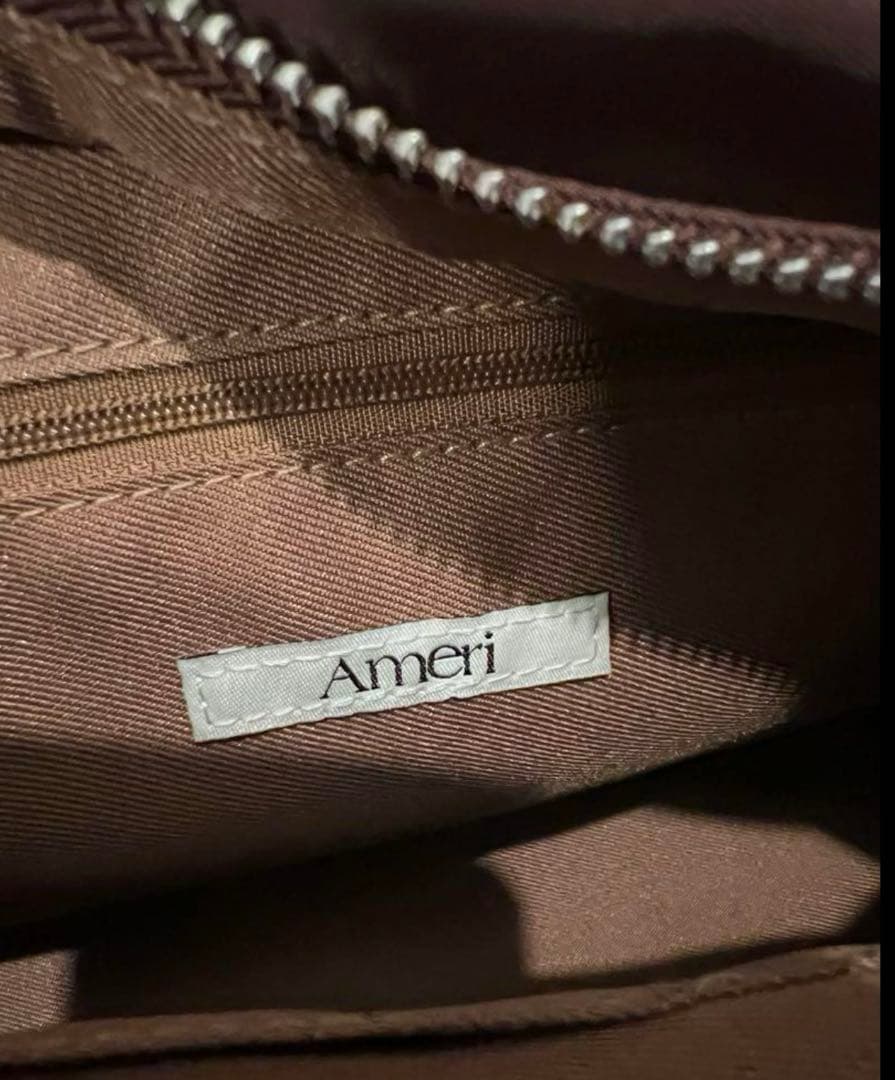 完売Ameri USEFUL MILITALY SQUARE BAG