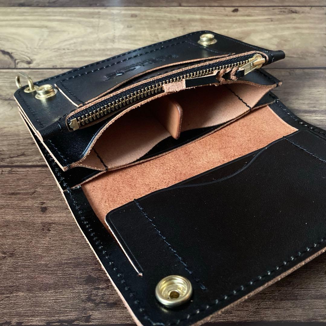 【お札を折らずに収納】カウレザー トラッカーウォレット150（ミドル）3層