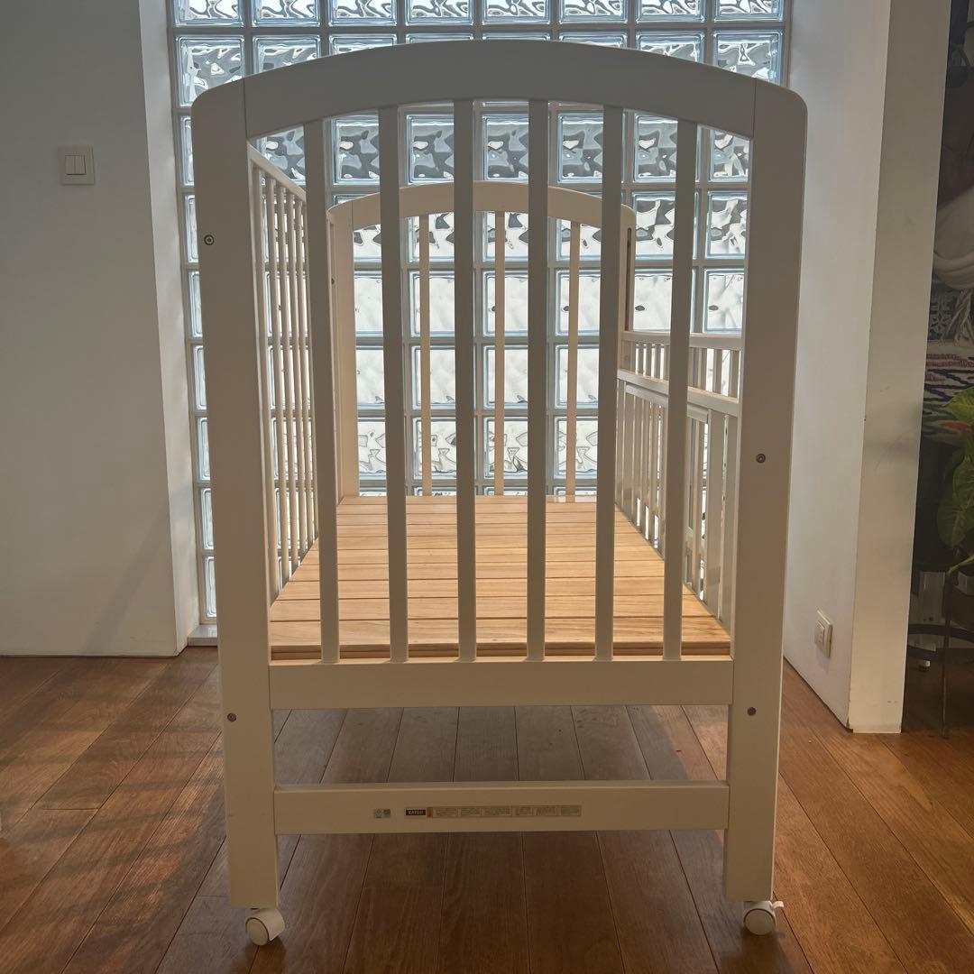 カトージ　ハイポジションベビーベッド アーチ（ホワイト）