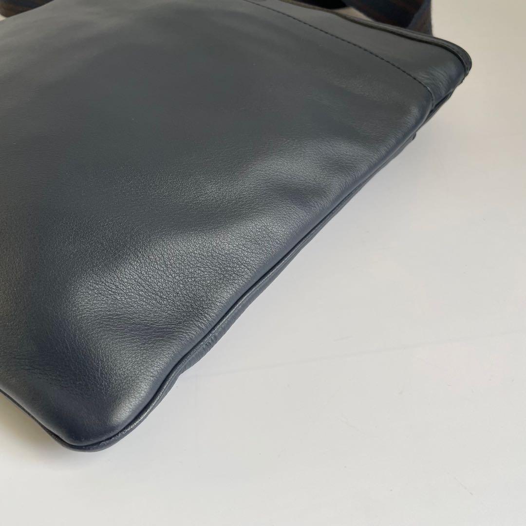 ✨未使用級　近年モデル✨　dunhill ショルダーバッグ　ポシェット　レザー