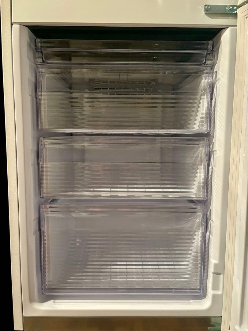 【大幅値下げ！】美品 送込み シャープ 冷蔵庫 SJ-PD28K-W SHARP