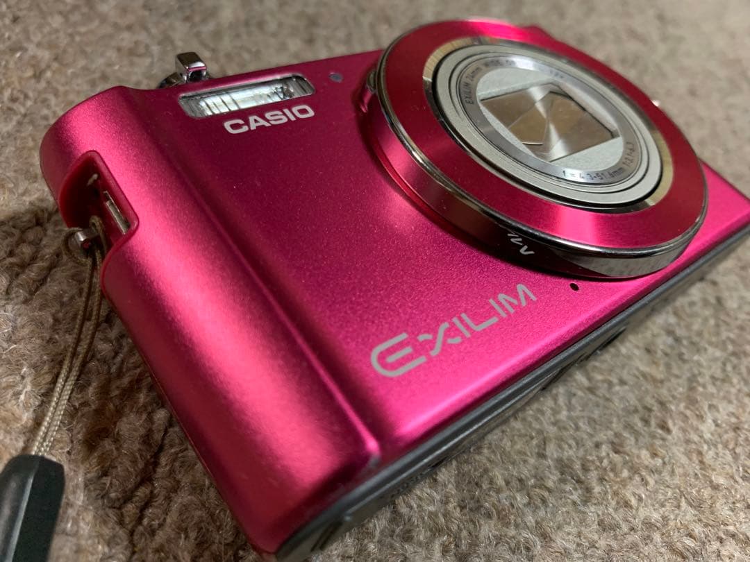 美品　CASIO（カシオ）デジタルカメラ EXILIM EX-ZS190 動作品