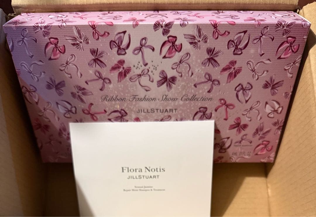 新品未開封品 ジルスチュアート　クリスマスコフレ　2025 サンプル付き