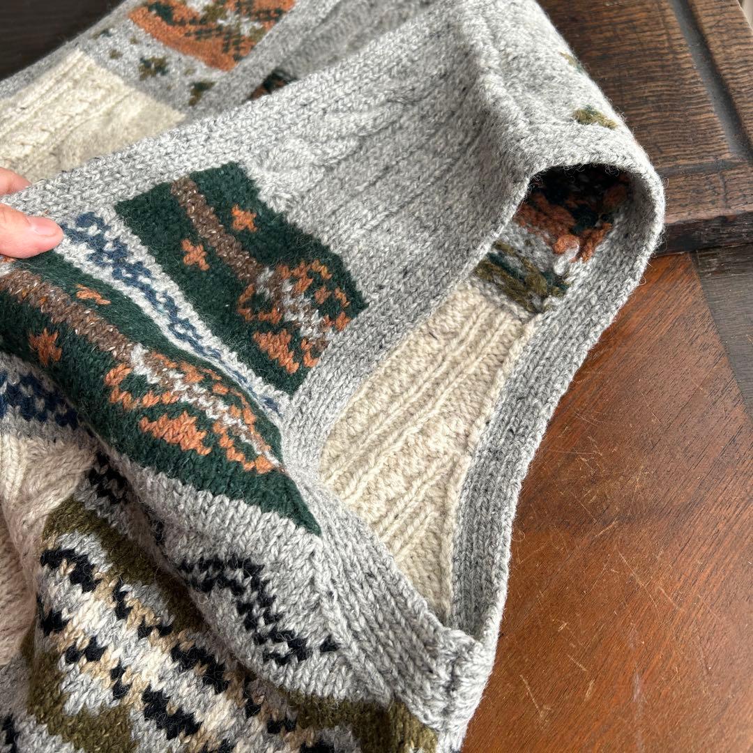 Papas 男性用ハンドニットのベスト　絹混ウール　革のクルミボタン使用