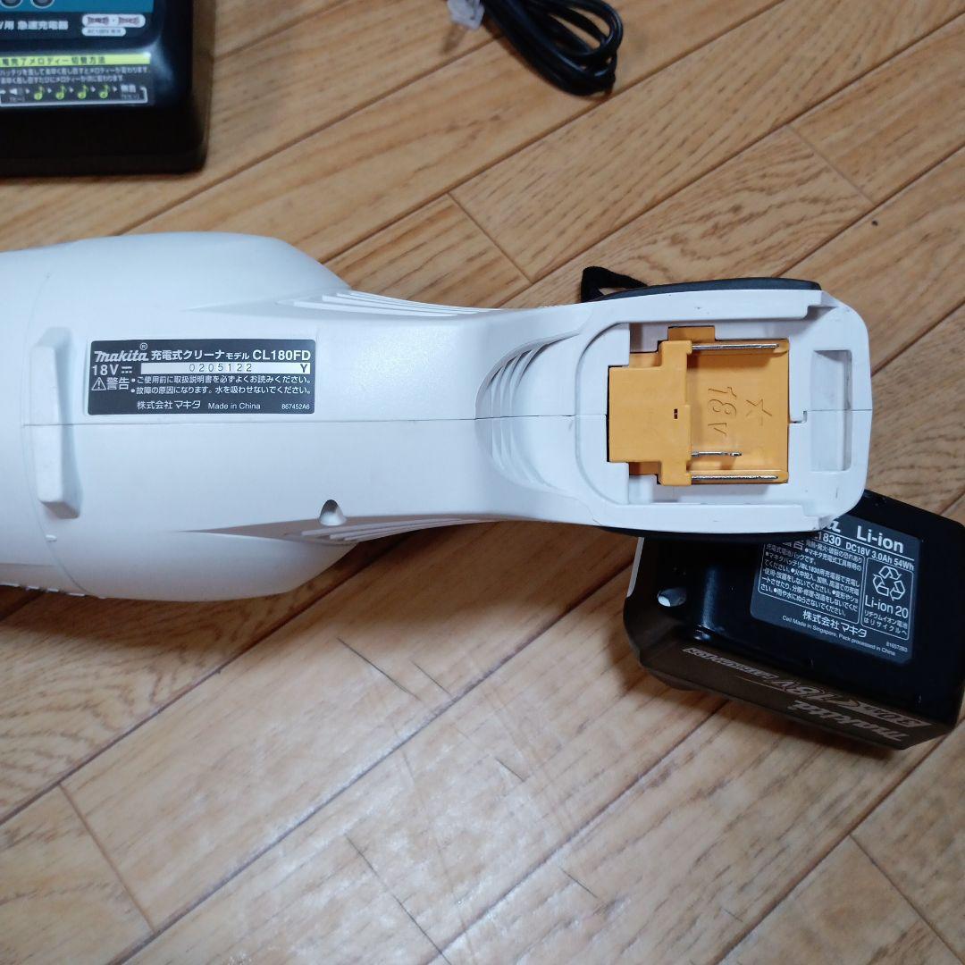 マキタ18V充電式クリーナCL180FD 純正バッテリー、充電器、サイクロン付